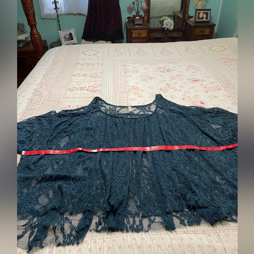 Free People Lost in Austin Cold Shoulder Top in Teal size L NWOT - Picture 4 of 8